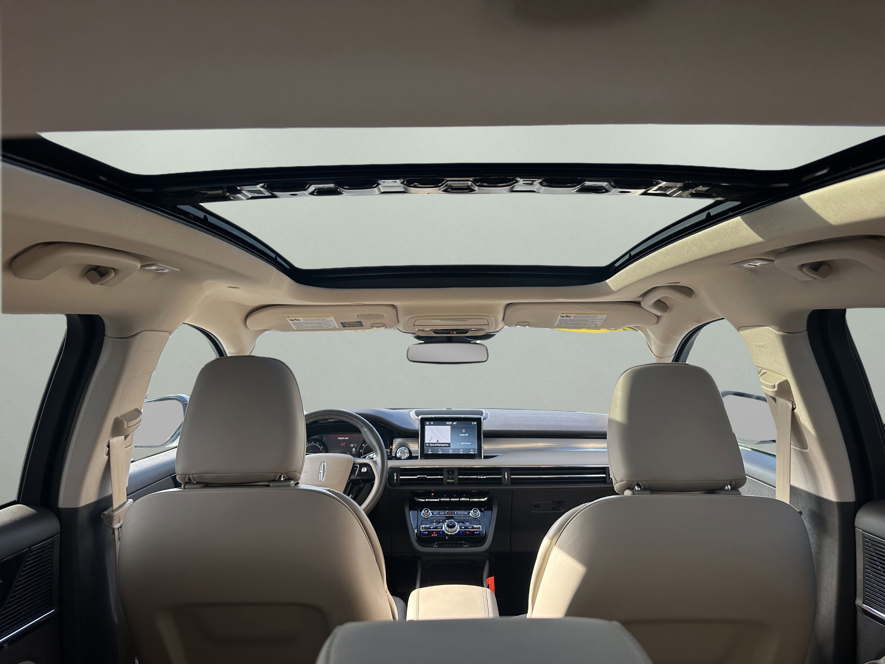 Used 2022 Lincoln Corsair AWD w/ Premium Package image 17