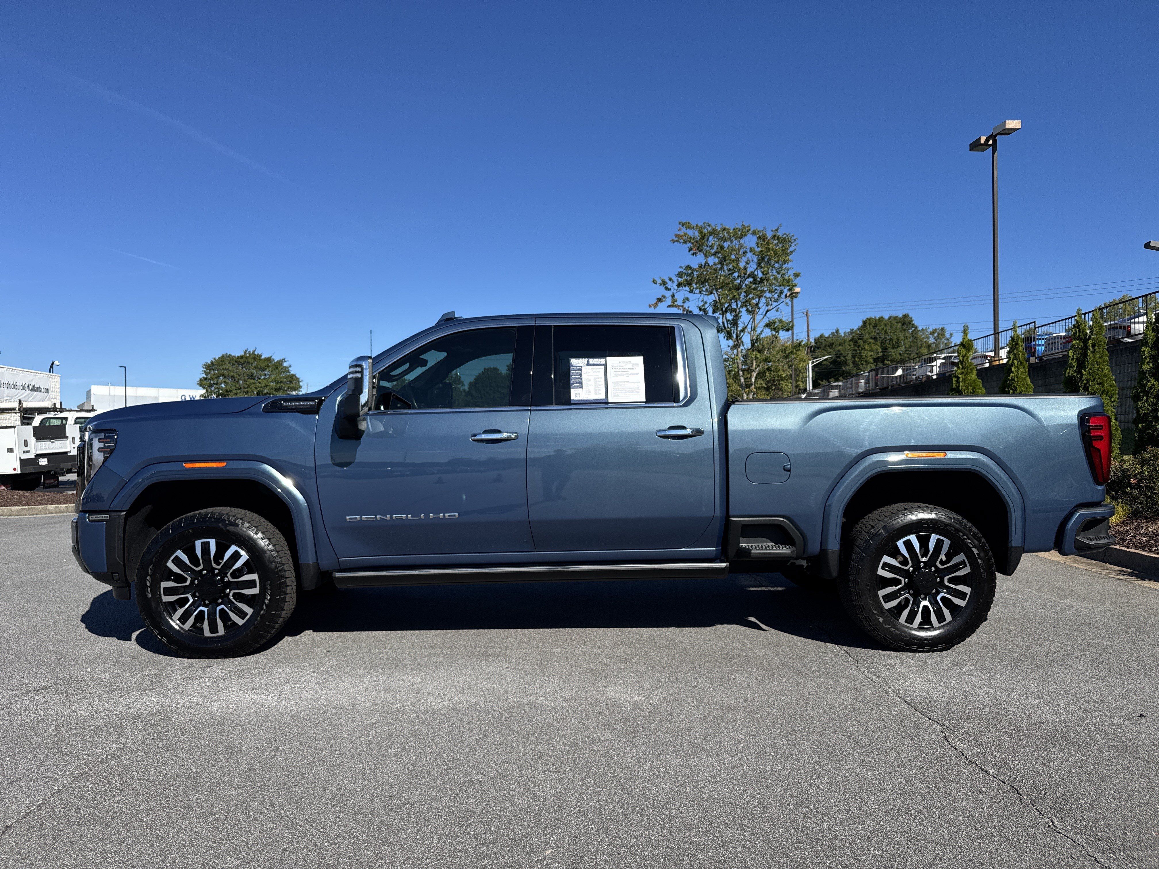 Used 2025 GMC Sierra 2500 Denali Ultimate AWD/4WD image 7