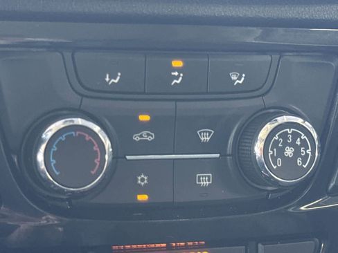 Used 2021 Buick Encore Preferred w/ Safety Package FWD image 20