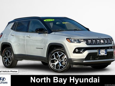 Used 2025 Jeep Compass Limited image 1