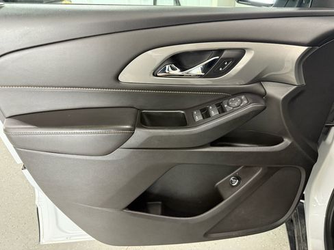 Used 2019 Chevrolet Traverse LT w/ LPO, Blackout Package AWD/4WD image 10
