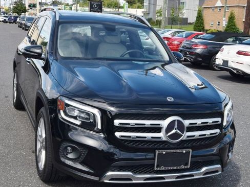 Used 2020 Mercedes-Benz GLB 250 4MATIC w/ Premium Package image 15