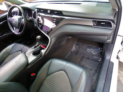 Used 2019 Toyota Camry SE w/ Audio Package FWD image 33