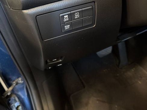 Used 2016 MAZDA MAZDA3 i Sport w/ Preferred Equipment Package FWD image 9
