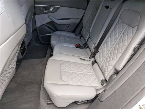 Used 2023 Audi SQ8 Prestige image 20