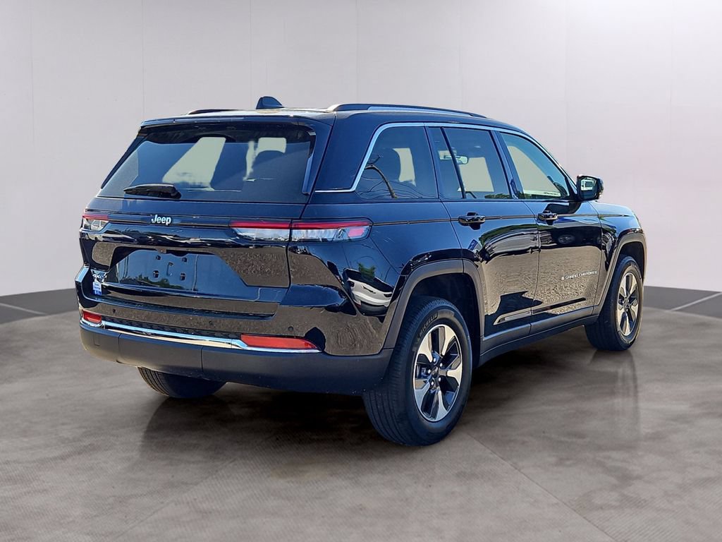 Used 2023 Jeep Grand Cherokee 4WD 4xe image 4