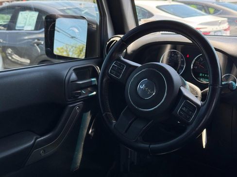 Used 2017 Jeep Wrangler Unlimited Sport w/ Connectivity Group AWD/4WD image 14