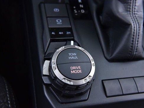 Used 2025 Toyota 4Runner SR5 image 17