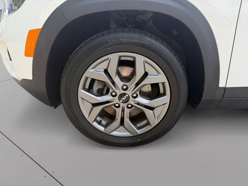 Certified 2024 Kia Seltos S AWD/4WD image 9