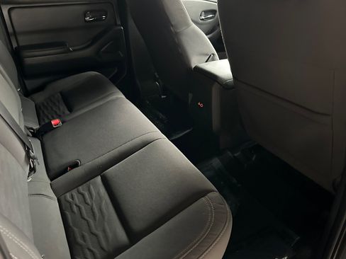 Used 2023 Nissan Frontier SV w/ Midnight Edition Package image 18