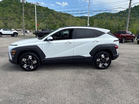 Used 2025 Hyundai Kona SEL AWD/4WD image 2