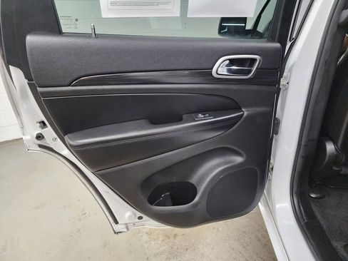 Used 2019 Jeep Grand Cherokee Altitude RWD image 22