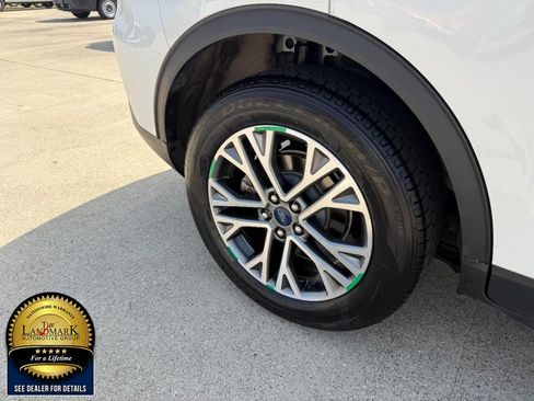 Used 2022 Ford Escape SEL FWD image 20