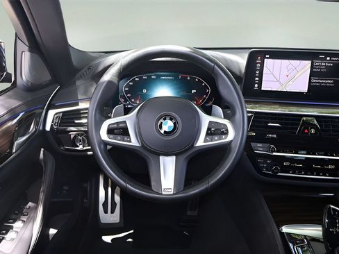 Used 2022 BMW M550i xDrive w/ Executive Package AWD/4WD image 15