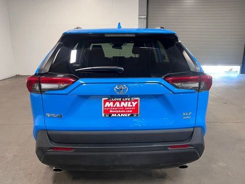 Used 2019 Toyota RAV4 XLE image 4