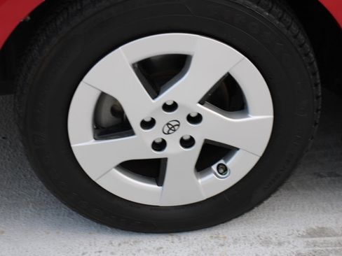 Used 2015 Toyota Prius Three image 9