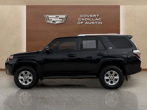 Used 2018 Toyota 4Runner SR5 Premium image 2