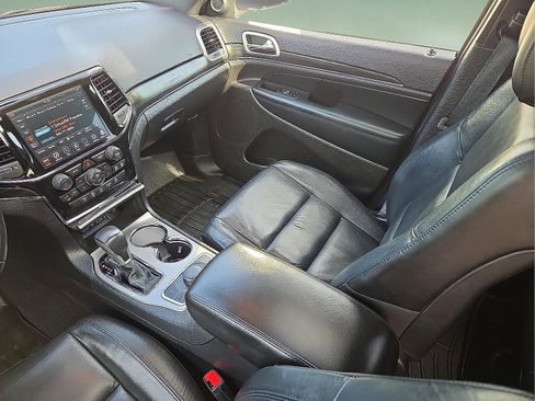 Used 2021 Jeep Grand Cherokee Limited AWD/4WD image 12