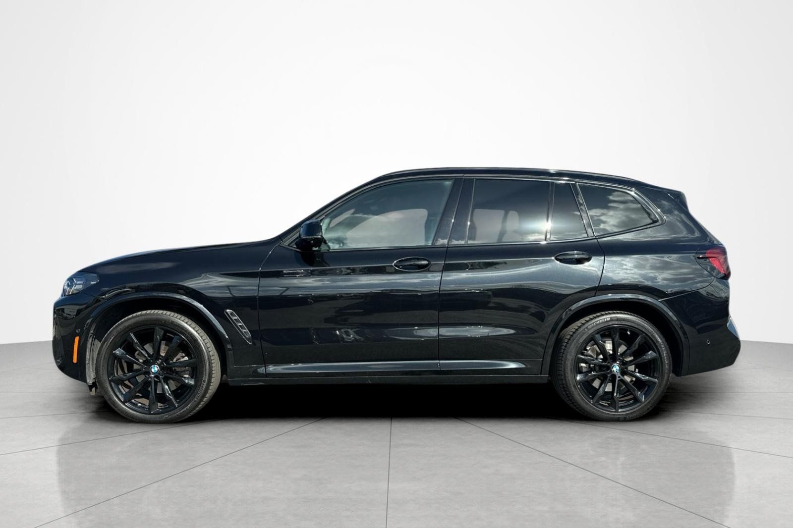 Used 2024 BMW X3 xDrive30i w/ Premium Package AWD/4WD image 2