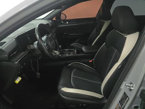 Used 2025 Kia K5 GT-Line w/ GT-Line Premium Package image 11