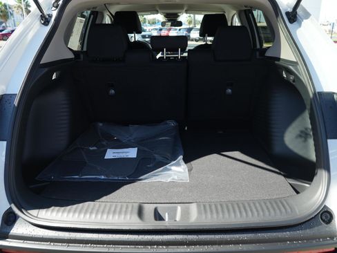 New 2026 Honda HR-V LX image 8