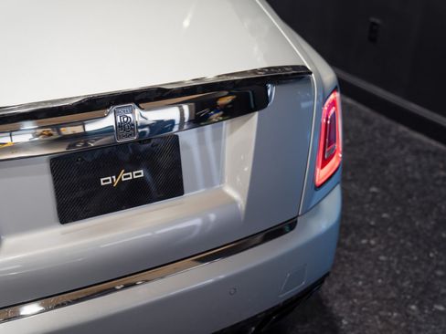 Used 2020 Rolls-Royce Phantom Sedan RWD image 36