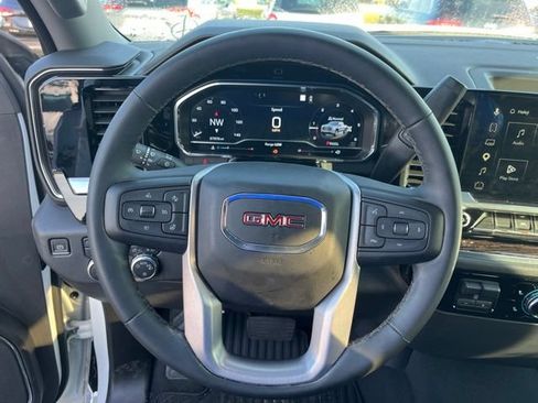 Used 2023 GMC Sierra 1500 SLE w/ Preferred Package AWD/4WD image 18