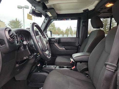 Used 2018 Jeep Wrangler Unlimited Sport S image 15