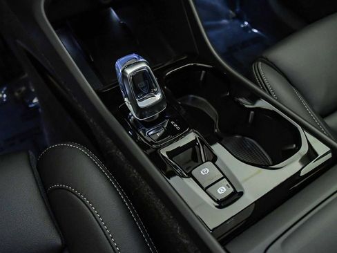 Certified 2026 Volvo XC40 B5 Ultra w/ Climate Package AWD/4WD image 20
