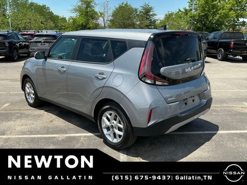 Used 2025 Kia Soul LX w/ LX Technology Package FWD image 5