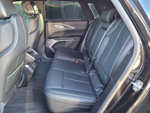 Used 2025 Cadillac Lyriq Sport image 13