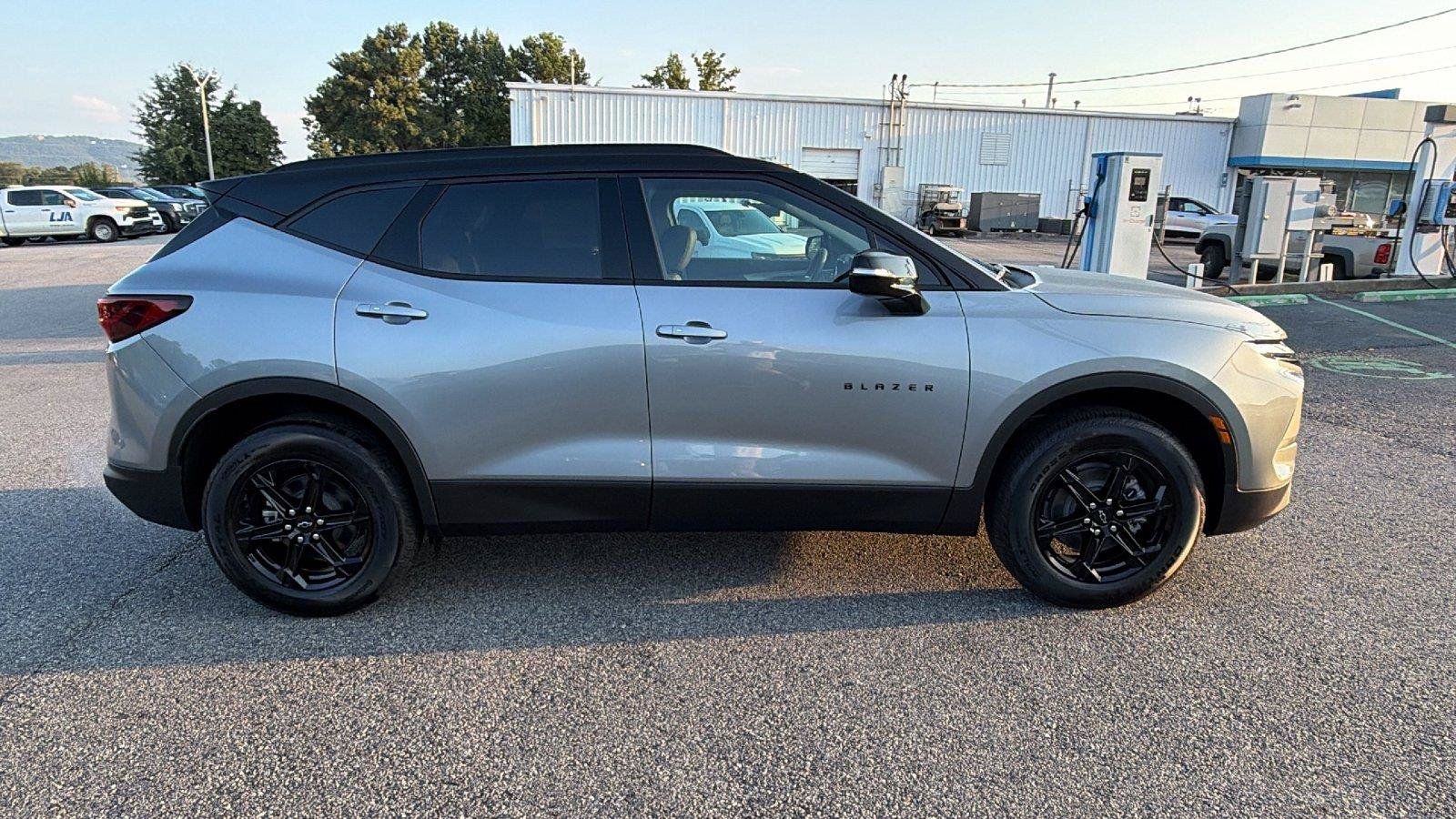 New 2026 Chevrolet Blazer LT w/ Midnight/Sport Edition FWD image 6