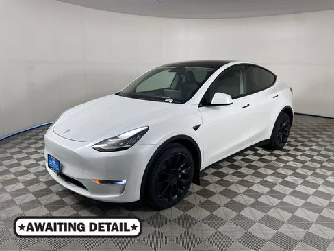 Used 2023 Tesla Model Y Long Range AWD/4WD image 1