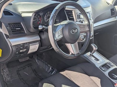 Used 2011 Subaru Outback 2.5i Premium image 5