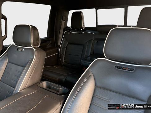 Used 2024 GMC Sierra 2500 AT4X image 12