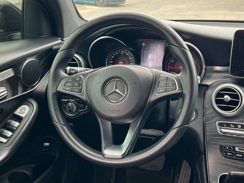 Used 2018 Mercedes-Benz GLC 300 4MATIC image 12