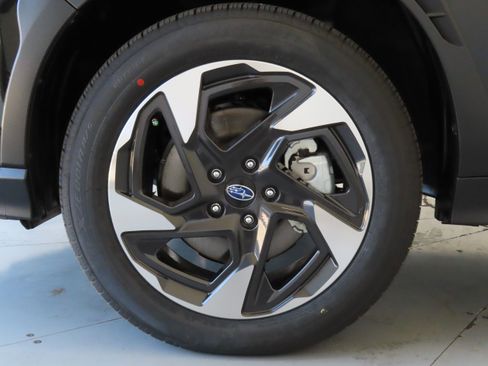 New 2025 Subaru Crosstrek 2.5i Limited w/ Crosstrek Mirror Package image 28