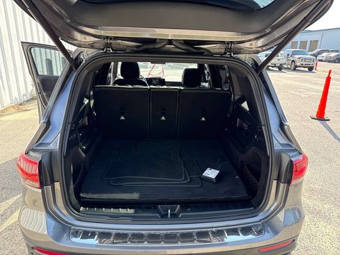 Used 2023 Mercedes-Benz GLB 250 w/ AMG Line image 12