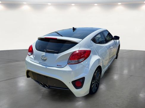 Used 2016 Hyundai Veloster Turbo w/ Option Group 04 FWD image 14