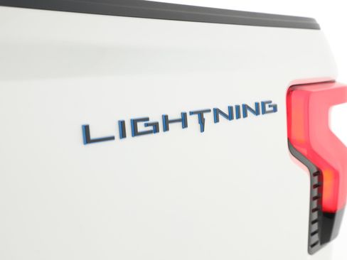 Used 2025 Ford F150 Lightning Lariat image 6