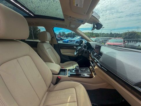 Used 2019 Audi Q5 2.0T Premium w/ Convenience Package AWD/4WD image 21
