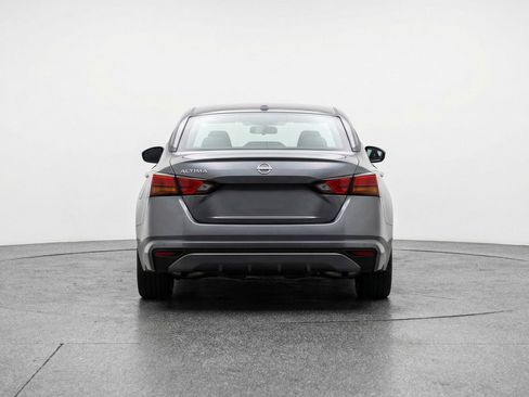 Used 2025 Nissan Altima 2.5 SV FWD image 7