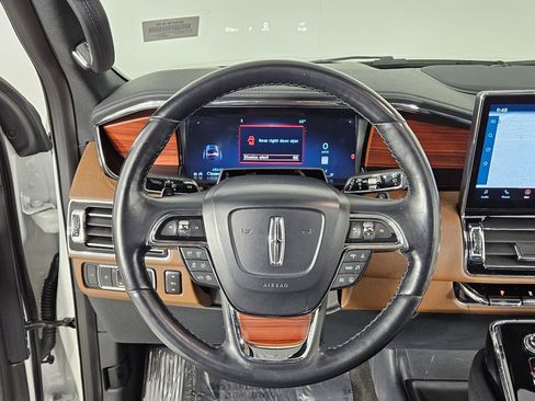 Used 2022 Lincoln Navigator Reserve image 27