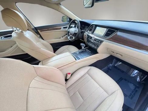 Used 2018 Genesis G80 3.8 RWD image 17