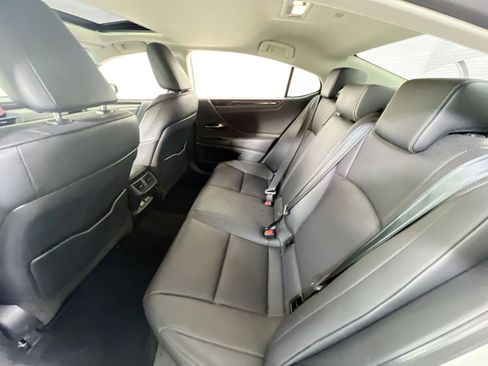 Used 2019 Lexus ES 350 image 25