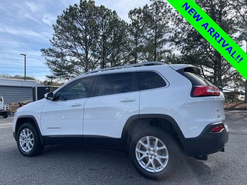 Used 2017 Jeep Cherokee Latitude w/ Comfort/Convenience Group image 6