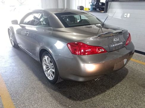 Used 2011 INFINITI G37 Convertible w/ Premium Pkg RWD image 3