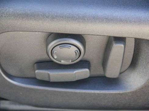 New 2026 Land Rover Range Rover Velar Dynamic SE image 18