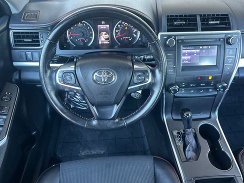 Used 2016 Toyota Camry SE FWD image 14