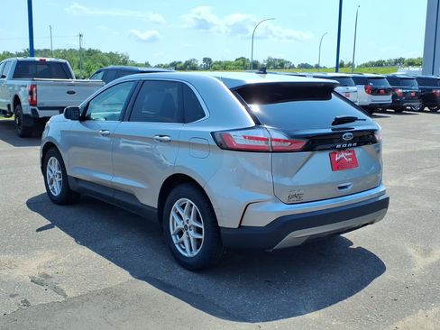 Certified 2024 Ford Edge SEL AWD/4WD image 3